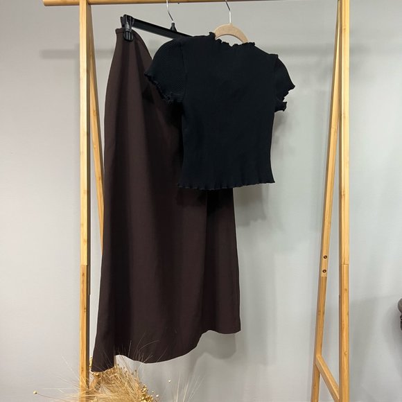 Black Ribbed Crop Top - Picture 5 of 5